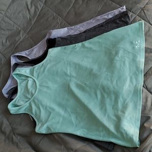 3 pack under Armour tanks